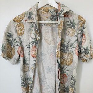 Tommy Bahama Hawaii-style pineapple short-sleeved shirt size M